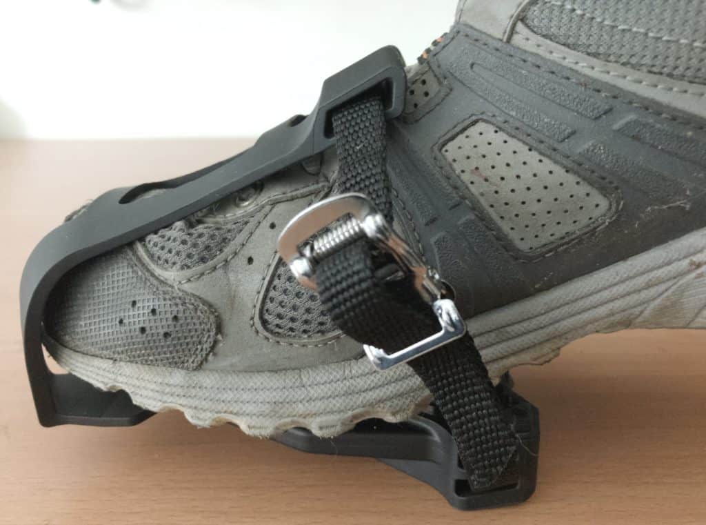 cycling shoes for toe clips and straps