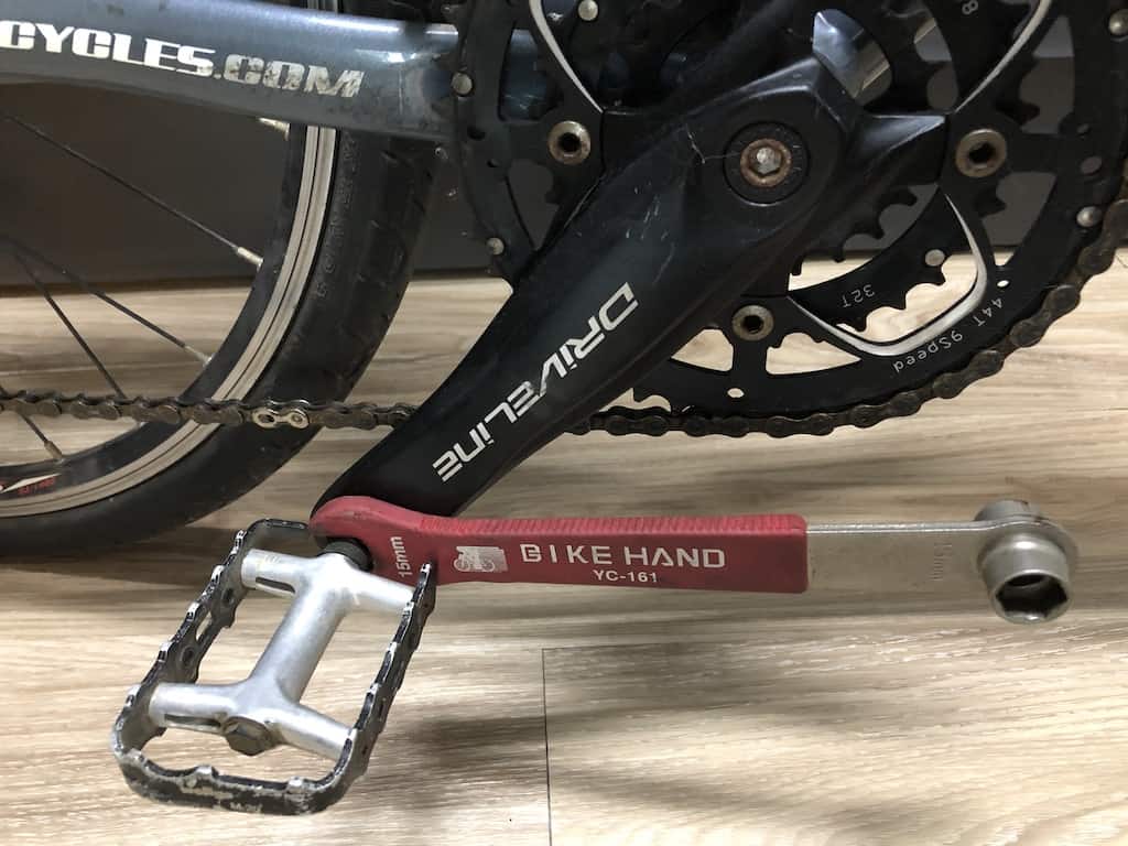 how to use a 15mm pedal removal tool